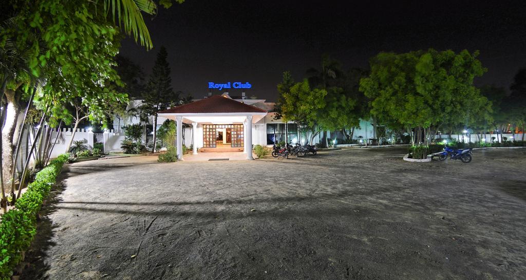 Royal Club Hotel Chennai Exterior foto