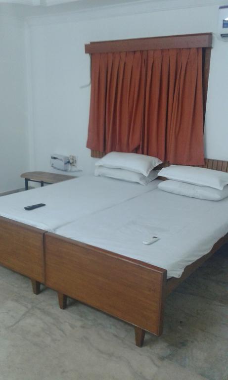 Royal Club Hotel Chennai Exterior foto