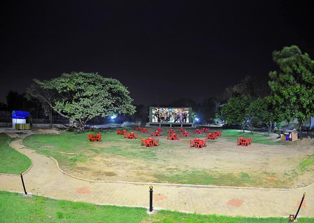 Royal Club Hotel Chennai Exterior foto